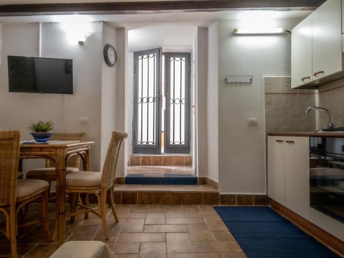 Appartamento Magacirce In Centro Storico San Felice Circeo Buitenkant foto